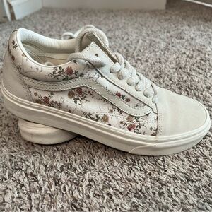 White/floral Women’s Vans 8.5